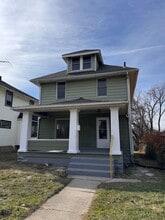 Building Photo - 534 S Oakland Ave