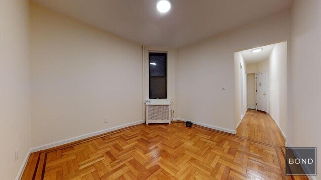 Foto del edificio - 228 E 36th St