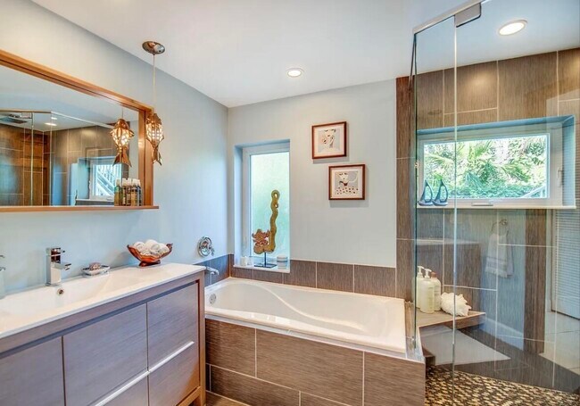 Foto del edificio - 2635 Koehns Ave