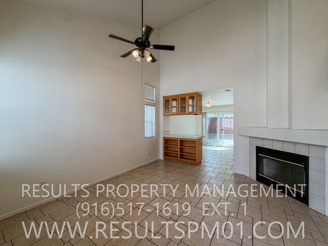 Foto del edificio - Great Elk Grove 2 Bedroom plus Loft Home