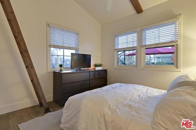 Foto del edificio - 605 Indiana Ave