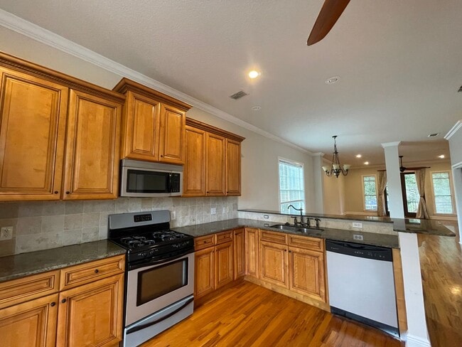 Photo - 1330 N Duval St House