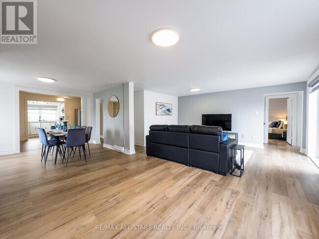 Photo du bâtiment - 36 Main St