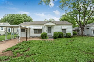 Building Photo - 2938 Hunter St