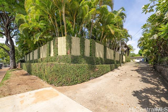 Building Photo - 927 10th Ave