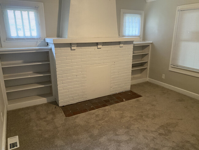 Building Photo - 608-610 Dearborn / Re Integrity