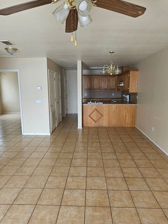 Foto del edificio - 1006 Lilia Dr