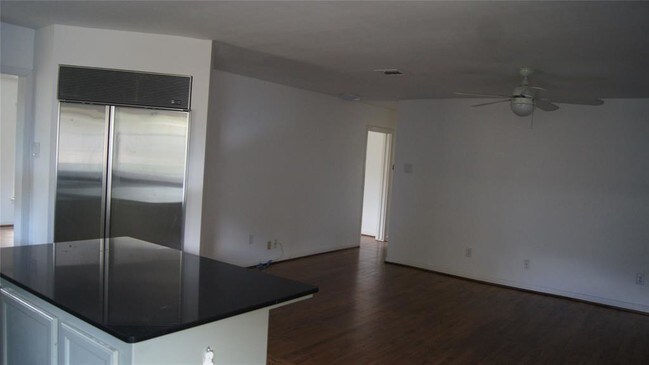 Building Photo - 3139 Castlewood St