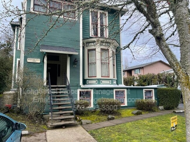 Building Photo - 218 NW 21st St