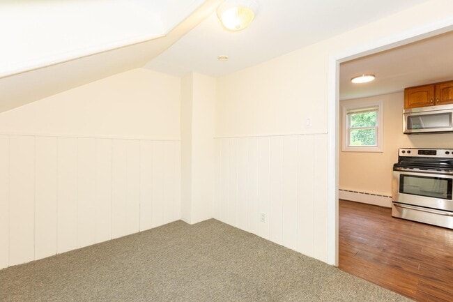 Foto del edificio - 174 Mills Pond Rd