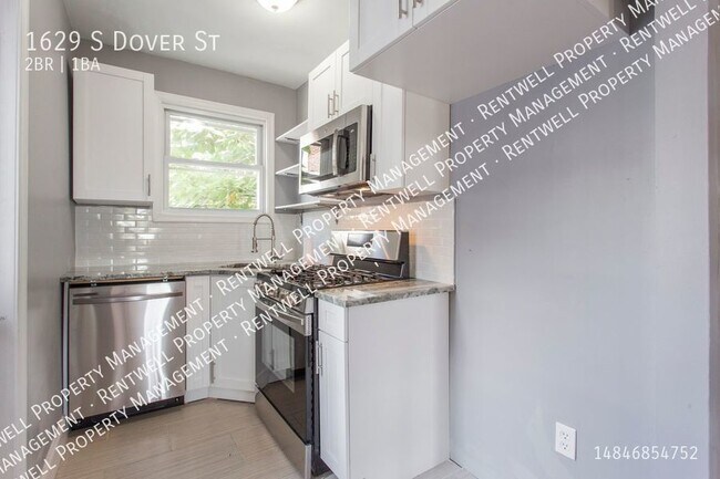 Building Photo - 2BR 1BA   Fully upgraded townhome  includi...