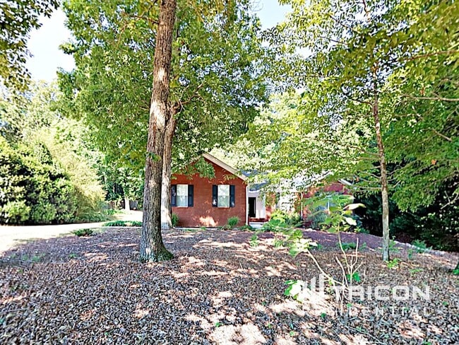 Building Photo - 85 Parkwood Dr