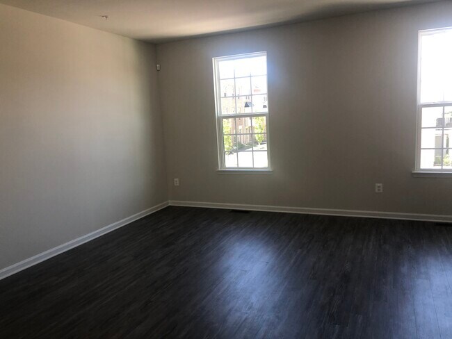 sala de estar - 1021 Rutland Ave