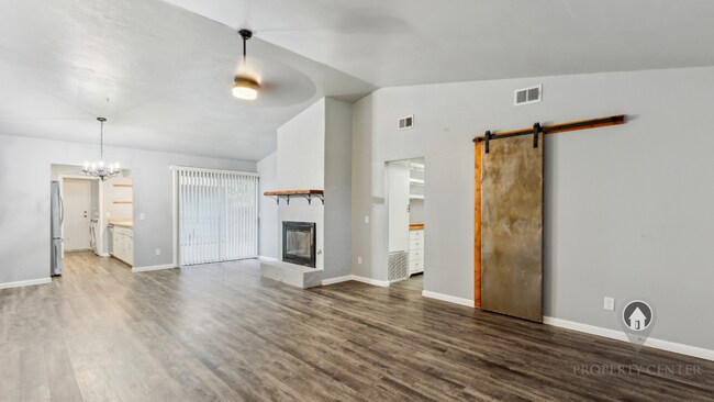 Foto del edificio - Charming Updated Gem Near Quail Springs!