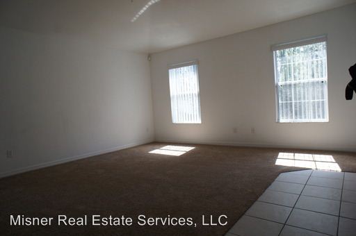 Building Photo - 4215 SW 31st Dr