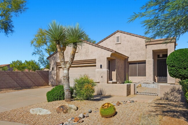 Building Photo - 7606 E Via del Sol Dr