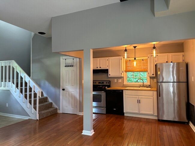 Building Photo - 7039 Clough Pike