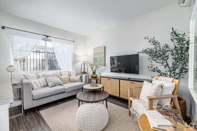 1 dormitorio, 1 baño - 375 pies cuadrados - Sala de estar - Santa Monica Palms