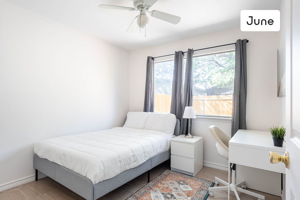214 W William Cannon Dr, Austin, TX 78745
