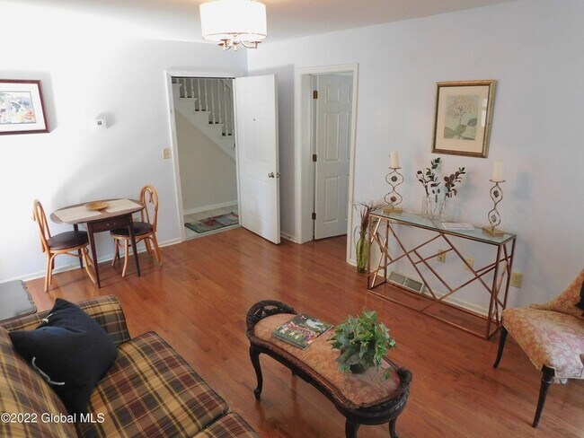 Foto del edificio - 1-3 Wells Street Unit 1A