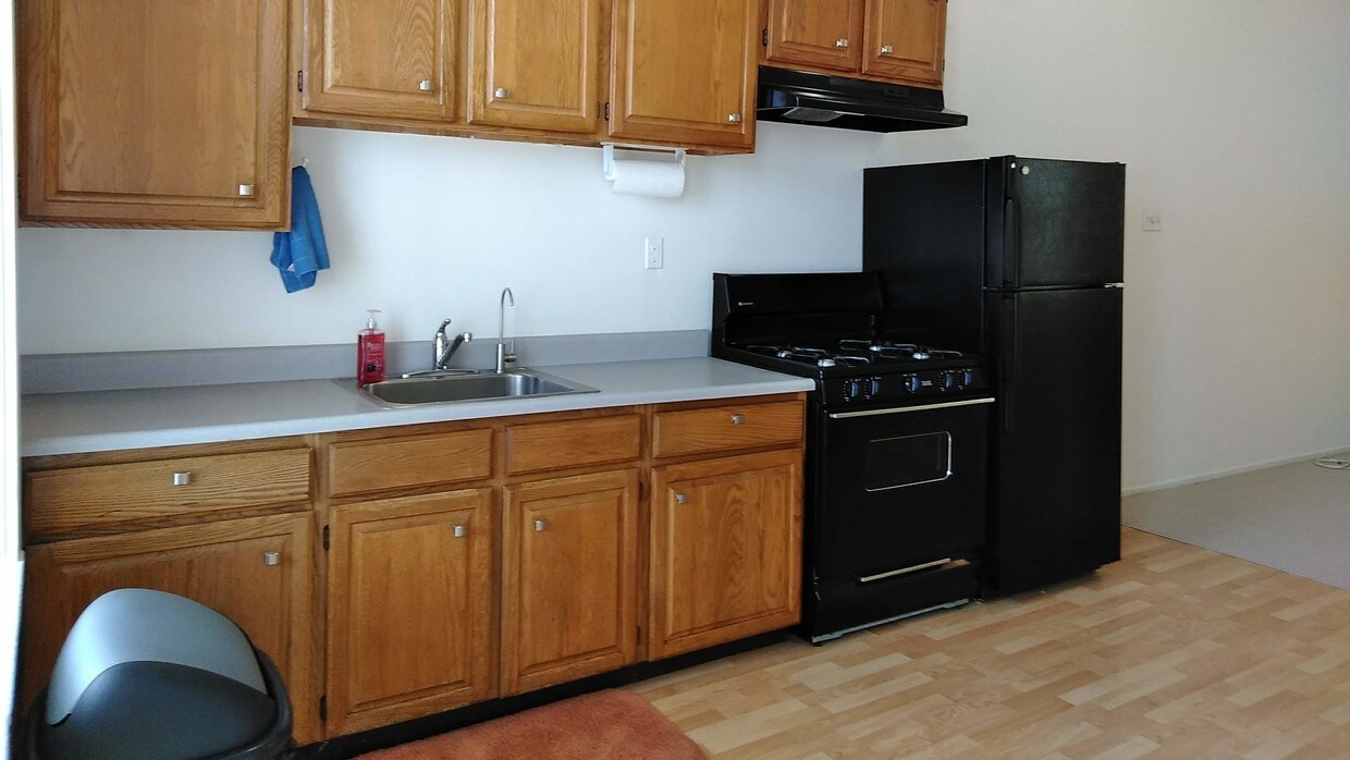 Foto principal - 560 Grove St