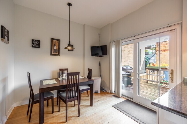 Foto del edificio - 1723 N Wood St