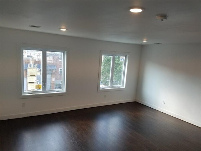 Building Photo - 4314 Meadowview Ave