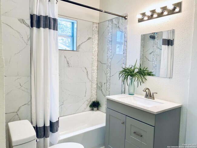 Building Photo - 2254 I-35