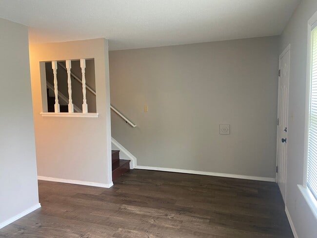 Building Photo - Spacious 2 Bedroom, 1.5 Bath Duplex for Rent!