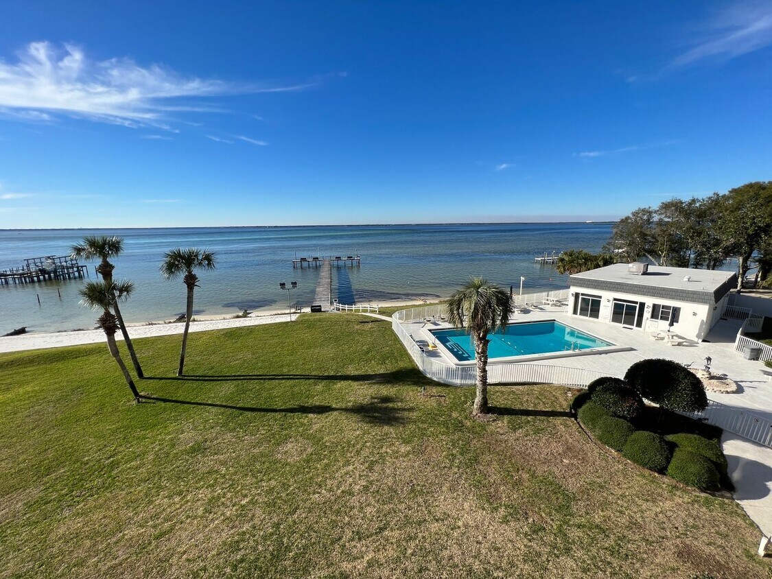 Primary Photo - 2 Bedroom/2 Bath Waterfront Condo in Destin!