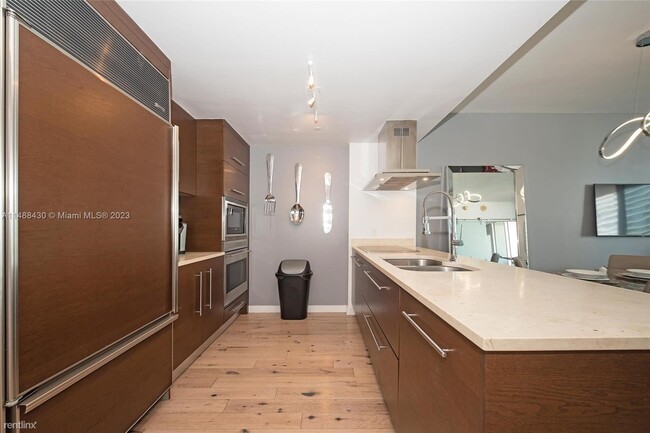 Building Photo - 1 br, 1 bath Condo - 485 Brickell Ave Apt ...