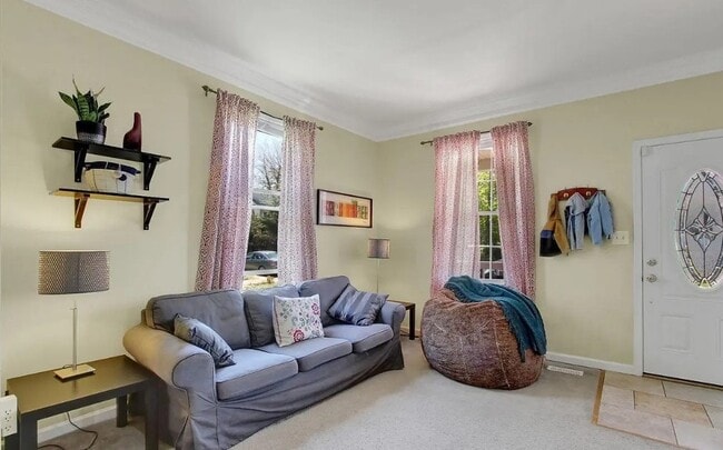 Building Photo - 2302 Southern Ave