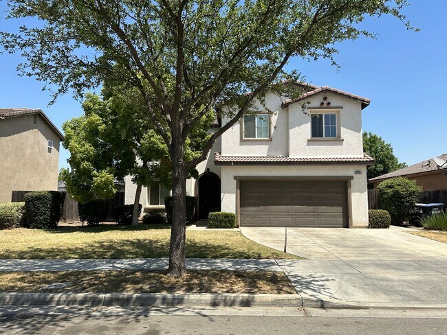 Foto del edificio - Two story home in NW Visalia coming soon!!