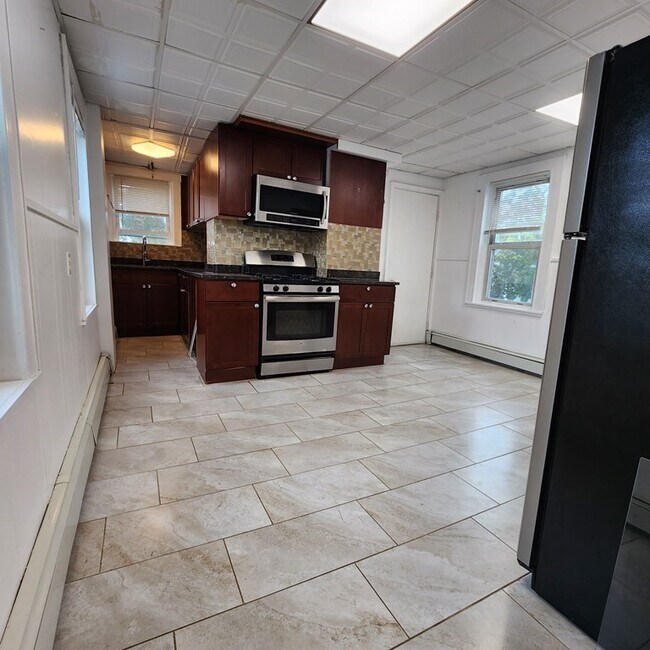 12 Pine St, Attleboro, MA 02703 Townhome Rentals in Attleboro MA