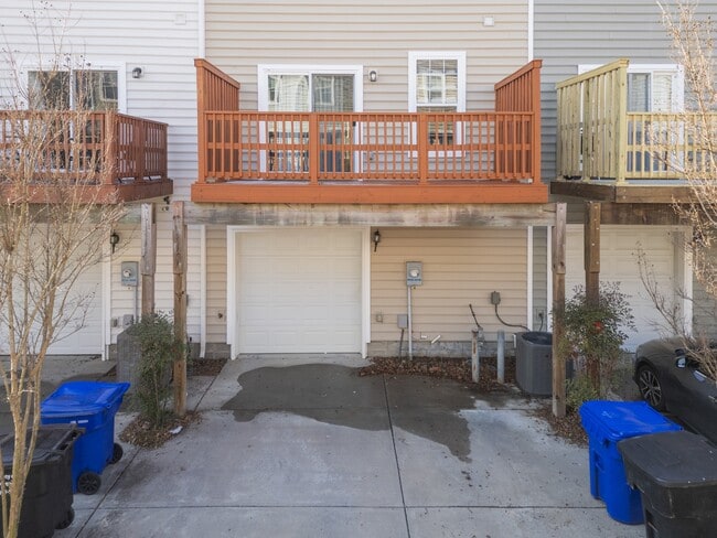 Building Photo - 270 Paradise Dr
