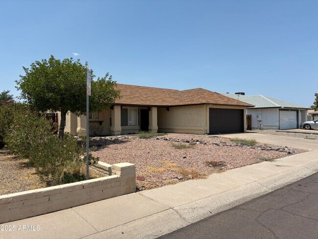 Building Photo - 11014 N 65th Ave