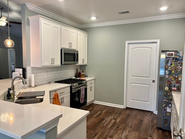 Building Photo - 248 Jefferson St