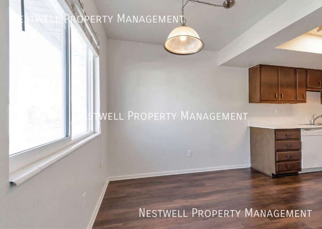 Building Photo - 8451 S Westridge St