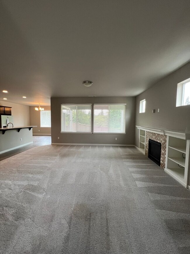 Foto del edificio - Quiet Luxury in a Forested Cul de Sac with...