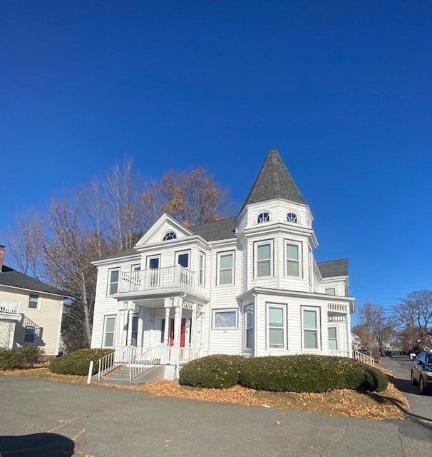 Primary Photo - 707 Adams St