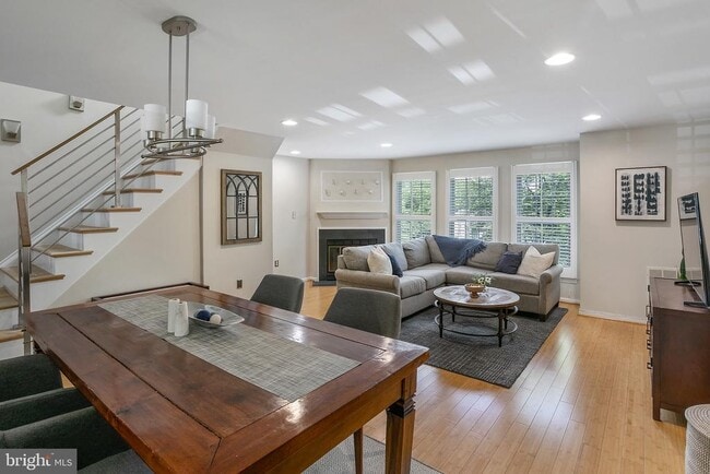 Foto del edificio - 7433 Hatherleigh Ct