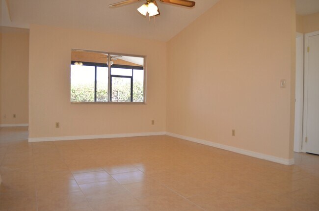Building Photo - Beautiful home in great neighborhood!