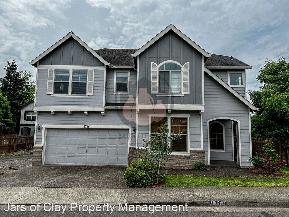Foto principal - 5 br, 2.5 bath House - 1766 Brian Ct NE