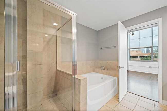 Foto del edificio - 1312 Live Oak St