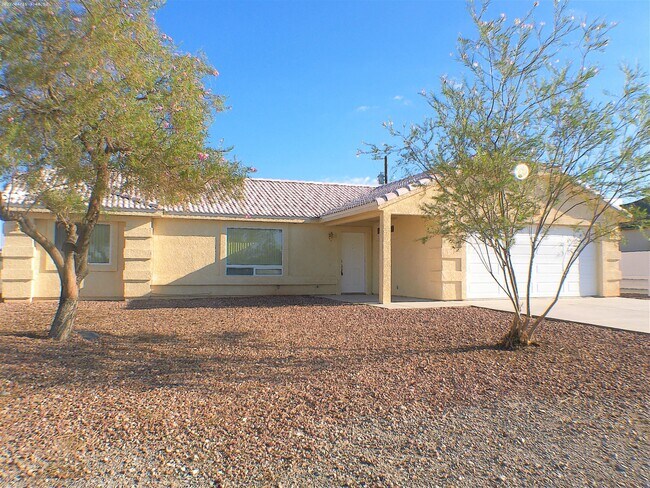 Building Photo - 960 Lone Pine Rd