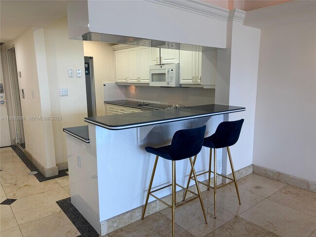 Foto del edificio - 1717 N Bayshore Dr