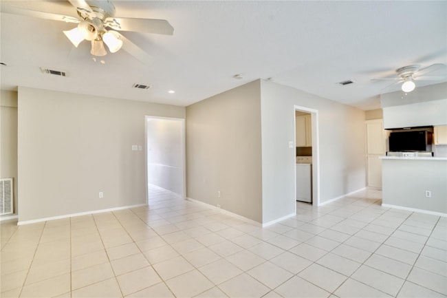 Building Photo - 10811 Sugar Hill Dr