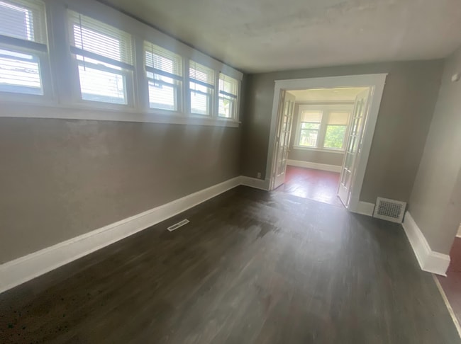 Building Photo - 2511 N Logan Ave