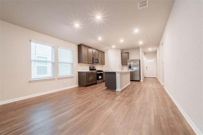 Foto del edificio - 1642 Settlers Glen Dr