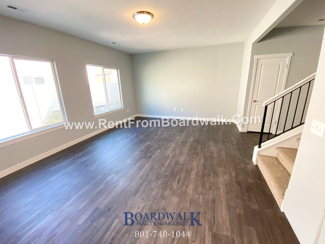 Building Photo - Single Family Home In Beautiful Community!